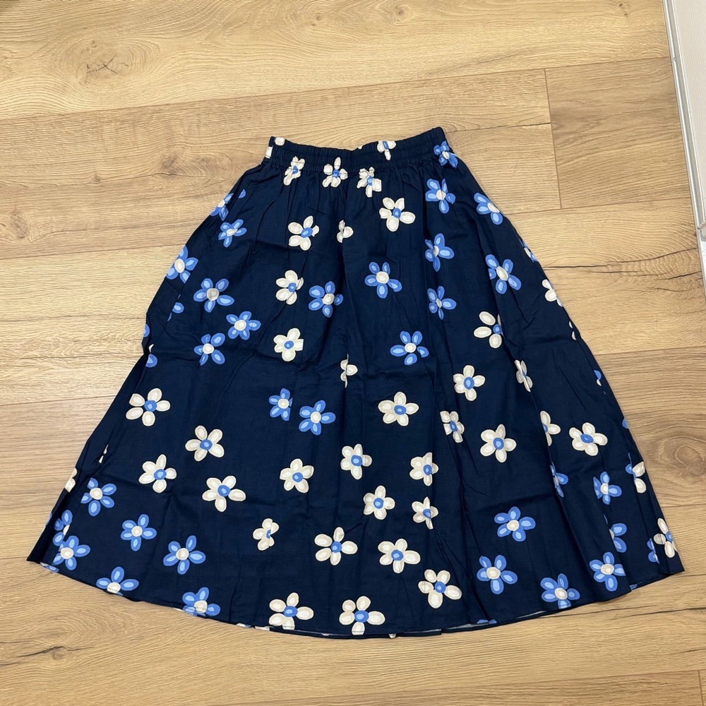 Uniqlo Navy Blue A-Line Skirt with Floral Design